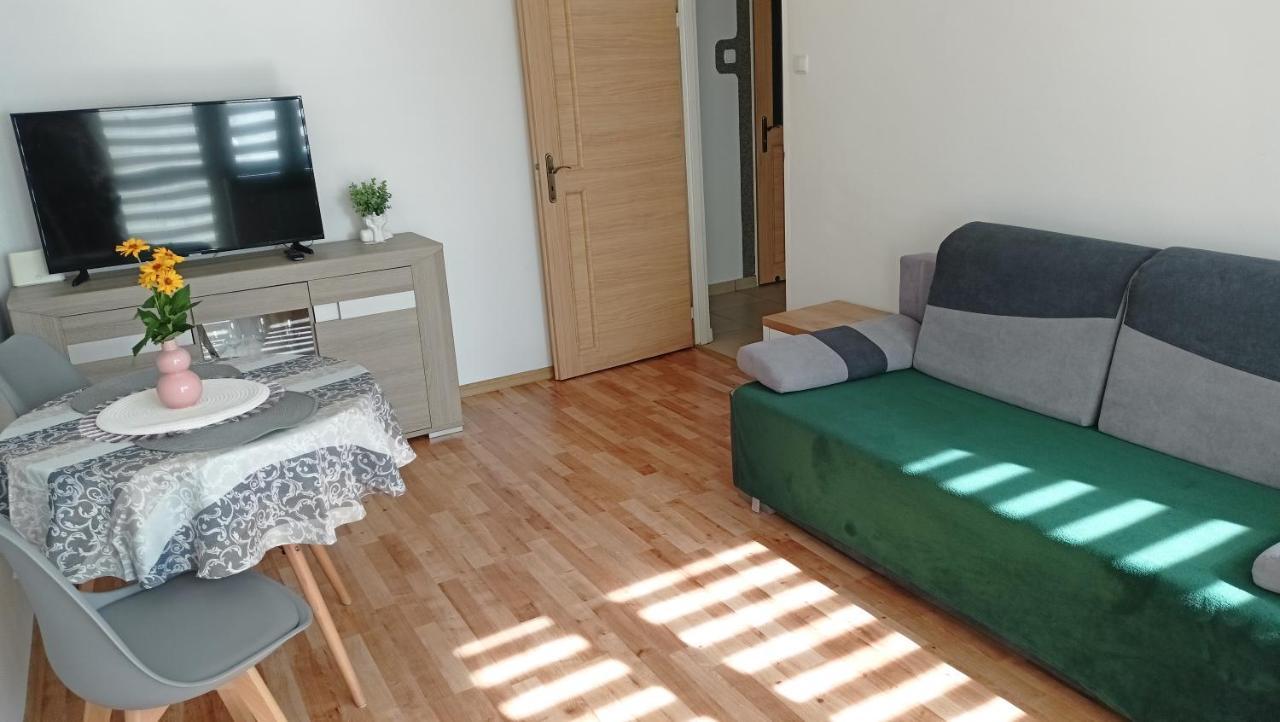 Udane Wczasy Lägenhet Giżycko Exteriör bild
